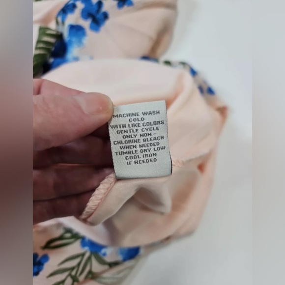 8️⃣NEW Charlotte Russe Women's Light Pink w/ Blue Florals Halter Romper Size S - - Picture 4 of 6